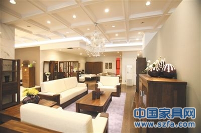 業(yè)內(nèi)人士認為,實木家具的價值應體現(xiàn)在材料和加工工藝的結(jié)合上。